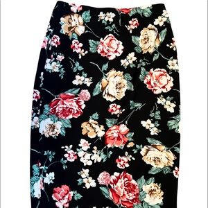 SHEIN Black and Floral Knee Length Straight Pencil Skirt (Size Large)